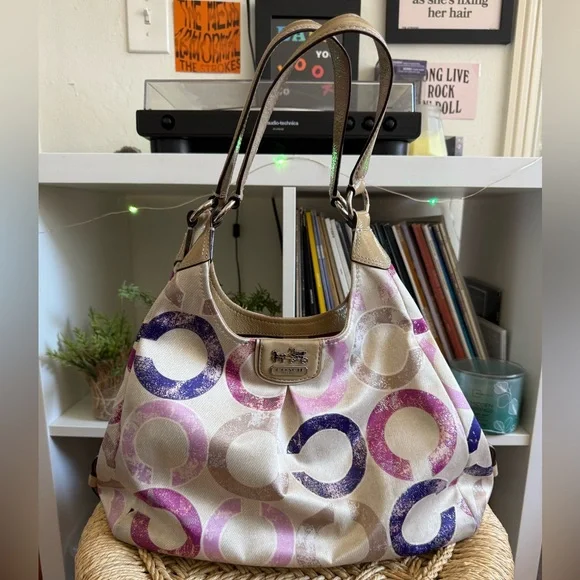 COACH Madison Signature Distressed OP Art Maggie
Shoulder Bag Hobo RARE - Picture 1 of 16